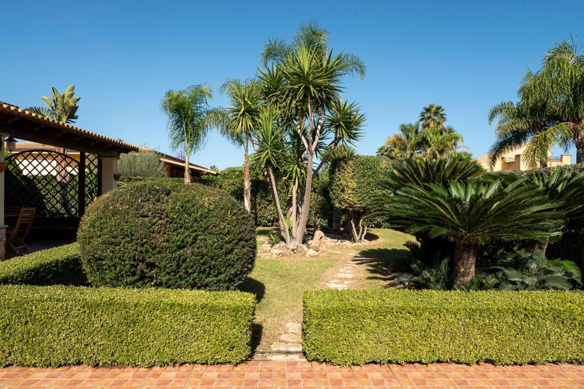 Villa Plumeria Campofelice Di Roccella Eksteriør bilde