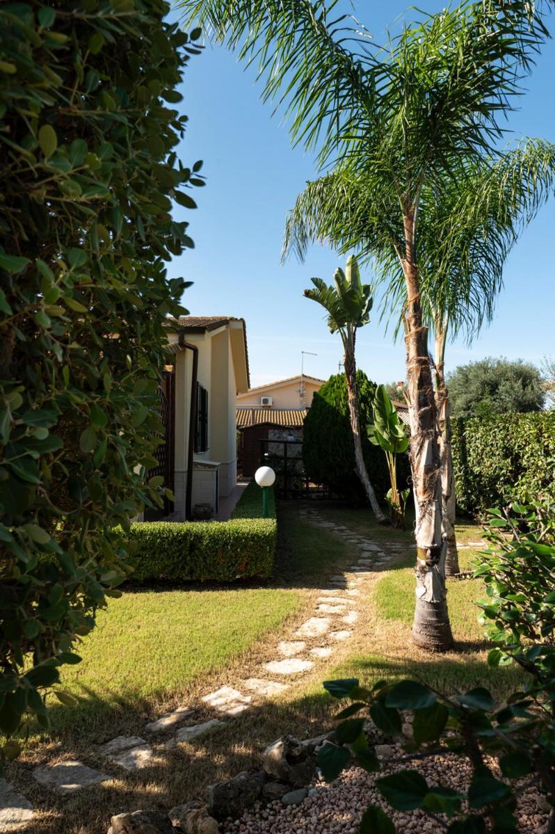Villa Plumeria Campofelice Di Roccella Eksteriør bilde