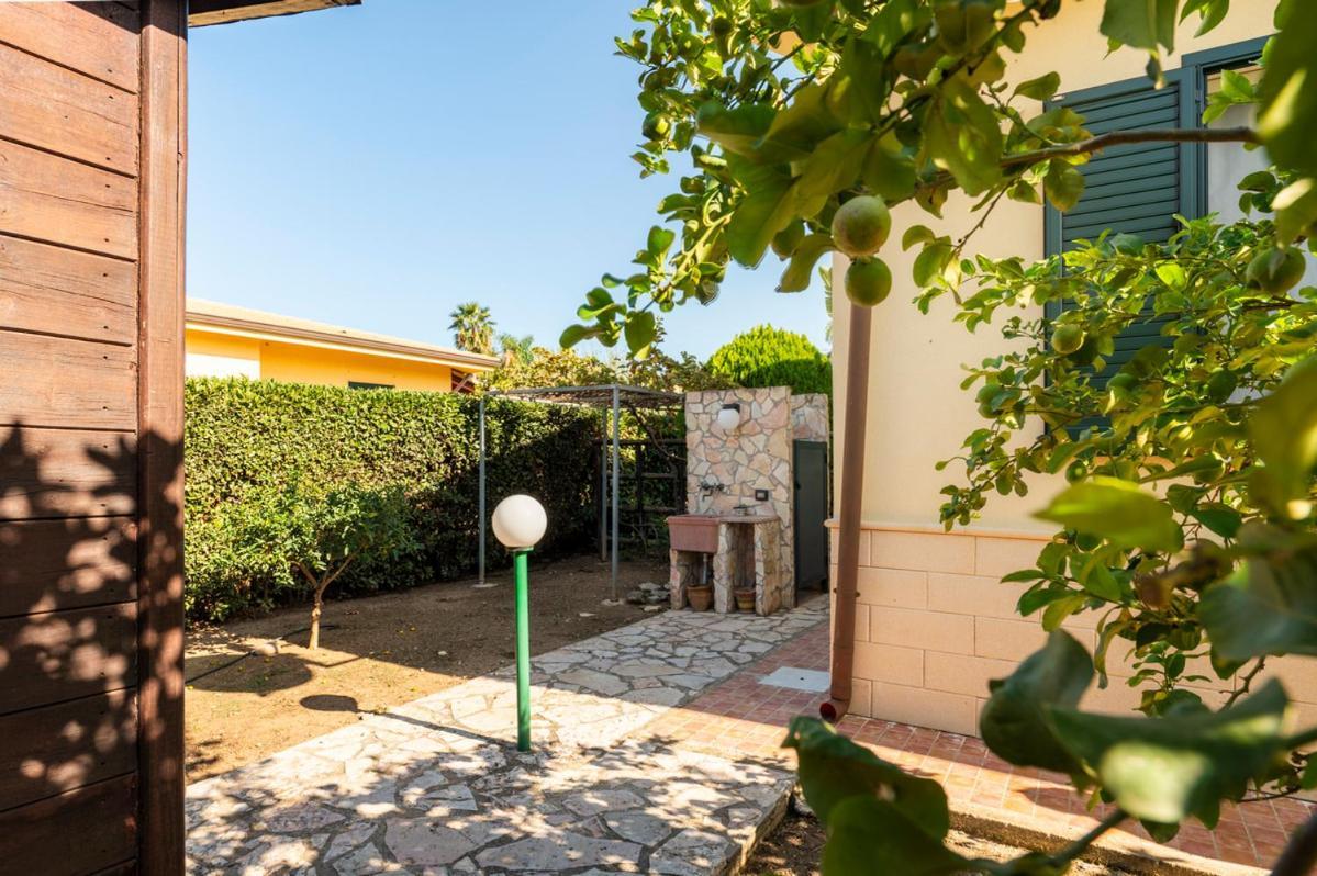 Villa Plumeria Campofelice Di Roccella Eksteriør bilde