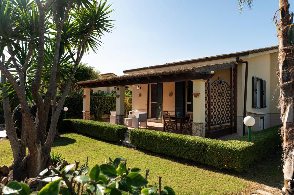 Villa Plumeria Campofelice Di Roccella Eksteriør bilde