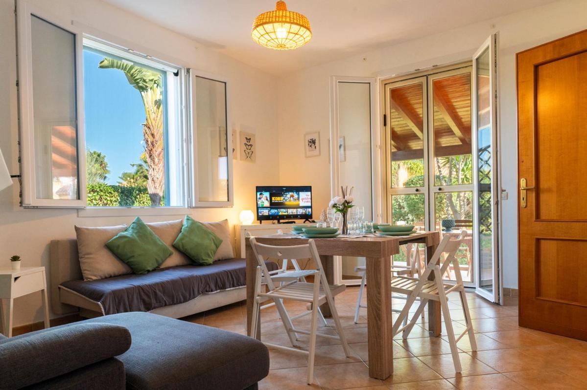 Villa Plumeria Campofelice Di Roccella Eksteriør bilde